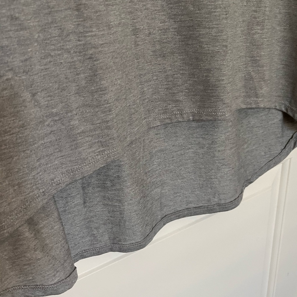 LuLaRoe Irma Heather Gray oversized Tee XL - Picture 5 of 7